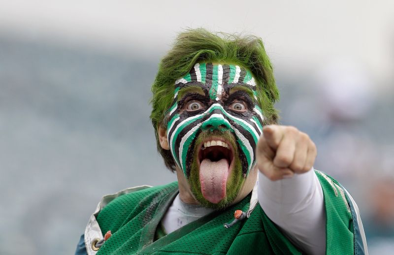 Giants fan looking for a bar to watch the game in Philly gets