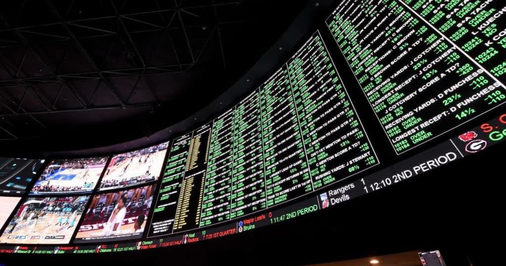 inside-vegas-super-bowl-52-props-with-monique