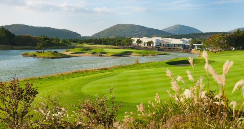 2018 C.J. Cup @ Nine Bridges Picks and Preview