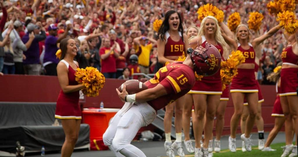 College Football Daily Fantasy Picks for Week 8: Best DraftKings, FanDuel Plays (Saturday, October 19)