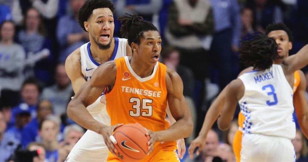 8 College Basketball Sleepers for Conference Tournaments