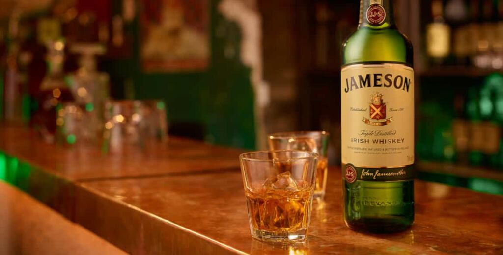 10 Best Whiskeys To Drink While Watching Sports