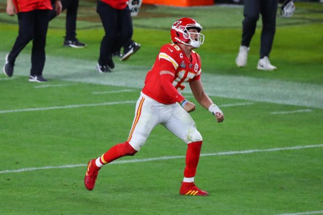 patrick mahomes cashes in