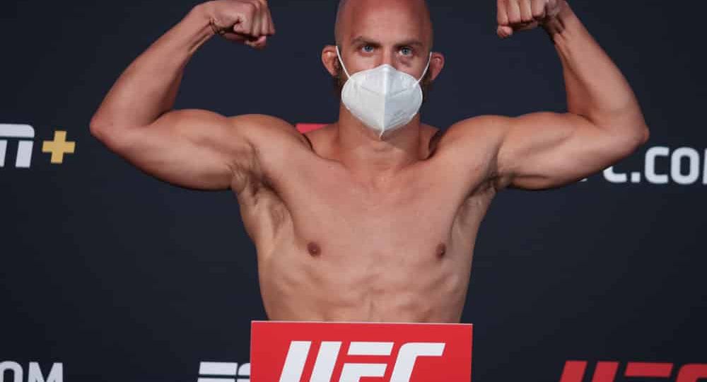 UFC Fight Night Las Vegas: Lewis vs Oleinik Preview, Odds and Picks for Every Fight
