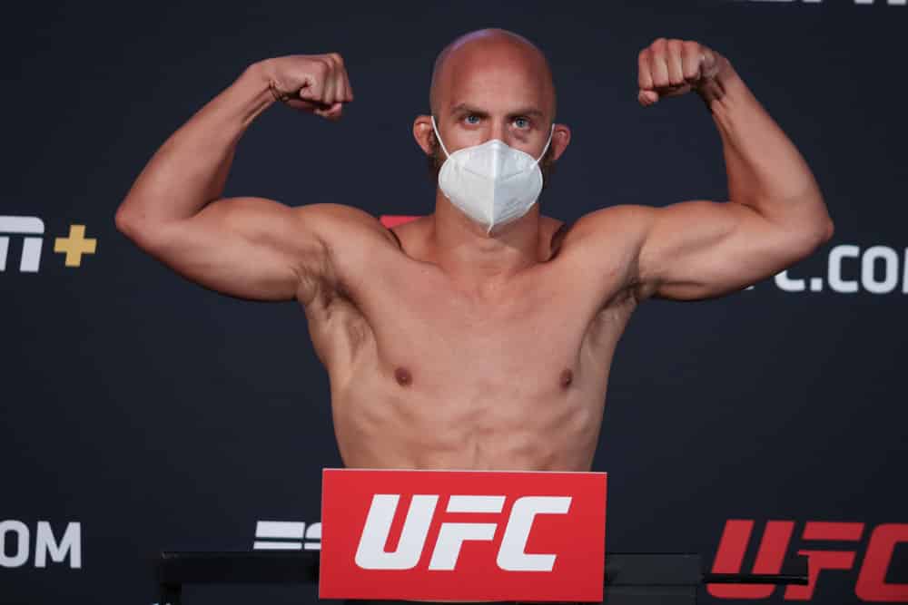 UFC Fight Night Las Vegas: Lewis vs Oleinik Preview, Odds and Picks for Every Fight