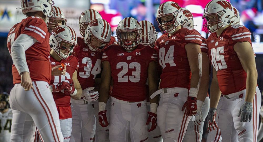 Illinois vs Wisconsin Preview On The College Experience (Ep. 311)