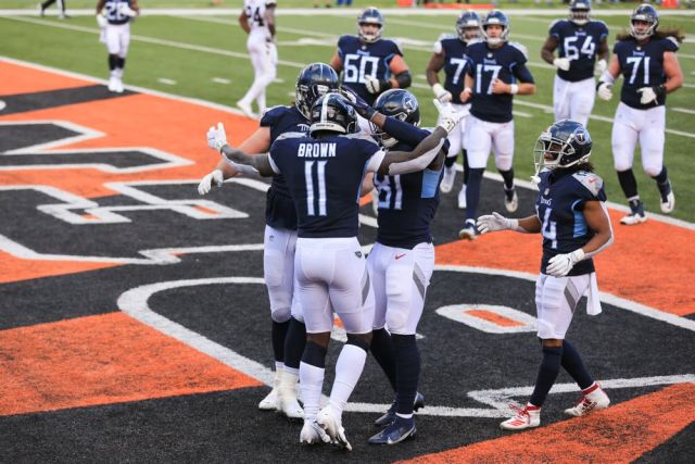 DraftKings Showdown Picks: Colts vs. Titans