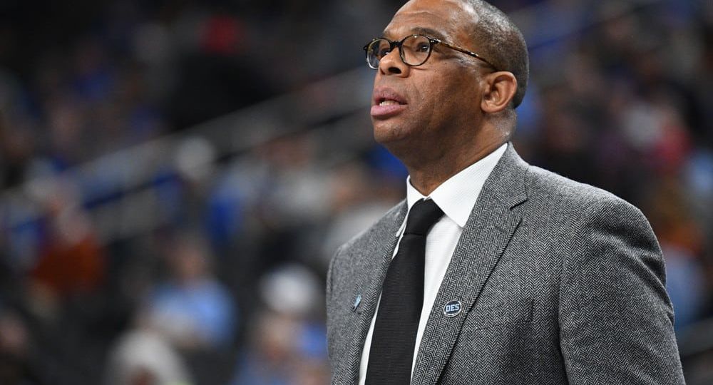 Hubert Davis, Porter Moser + Coaching Carousel | The College Experience (Ep. 632)