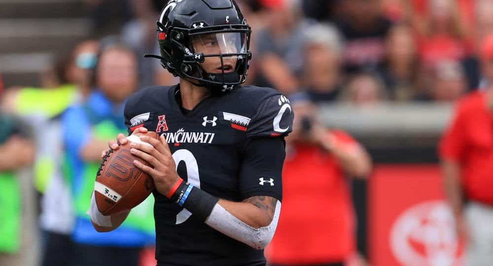 Cincinnati Bearcats @ Notre Dame Fighting Irish Betting Prediction & Preview | The College Football Experience (Ep. 854)