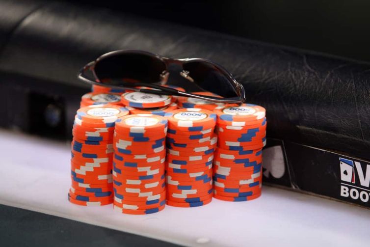 Looking for info on live dealer casinos? We've got you covered with things you need to know about online casinos games