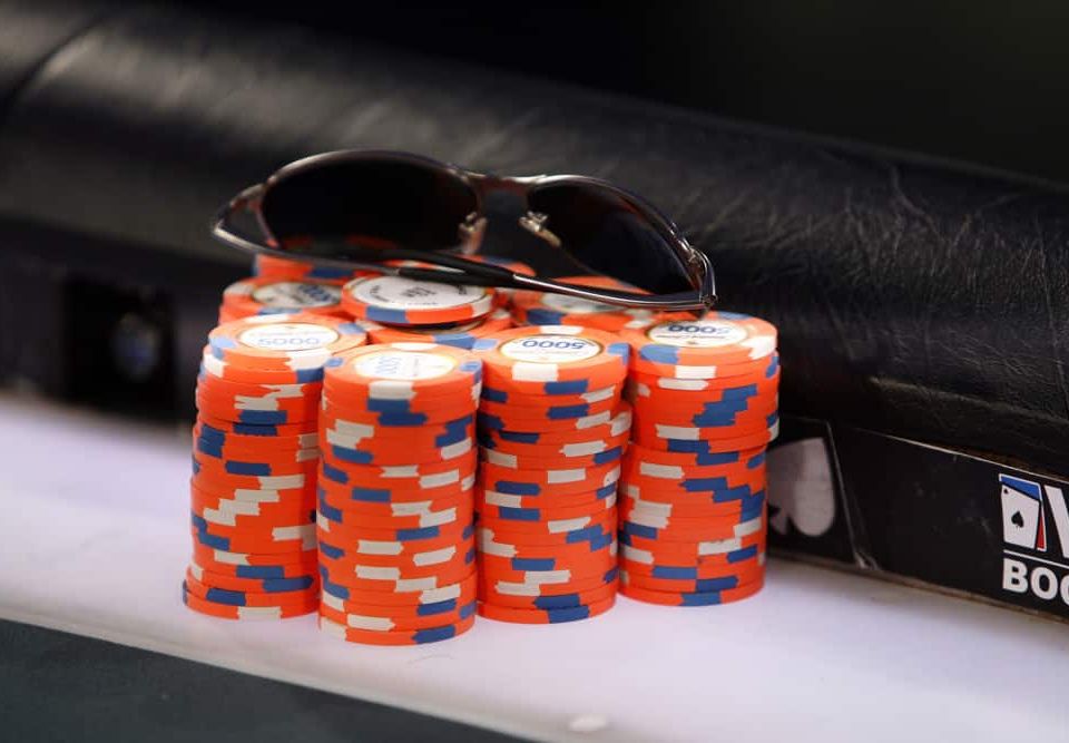 Looking for info on live dealer casinos? We've got you covered with things you need to know about online casinos games