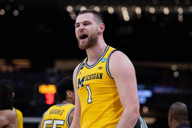 Sweet 16 CBB DFS Picks: NCAA Tournament Picks & Value Plays (Thursday)