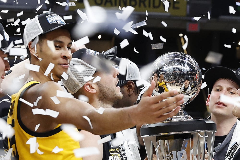 March Madness Guide: How To Win Bracket Pool & Betting Strategies