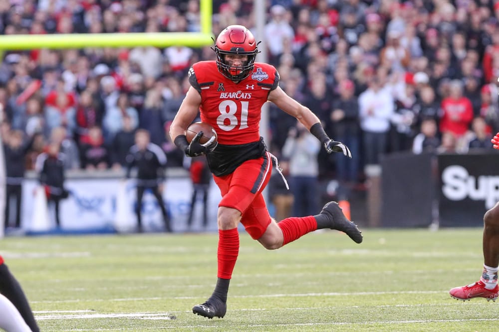 cincinnati bearcats football uniforms