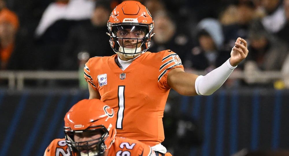 NFL: OCT 13 Commanders at Bears