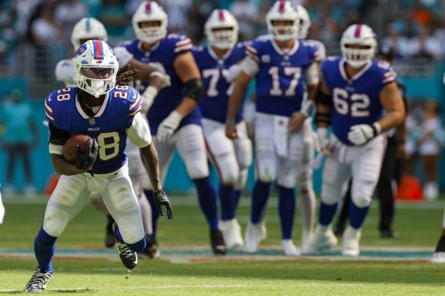 NFL: SEP 25 Bills at Dolphins