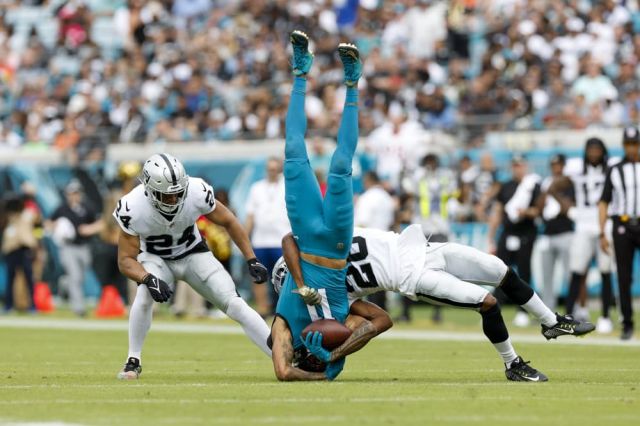 NFL: NOV 06 Raiders at Jaguars