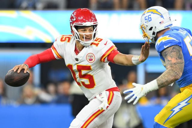 NFL: NOV 20 Chiefs at Chargers