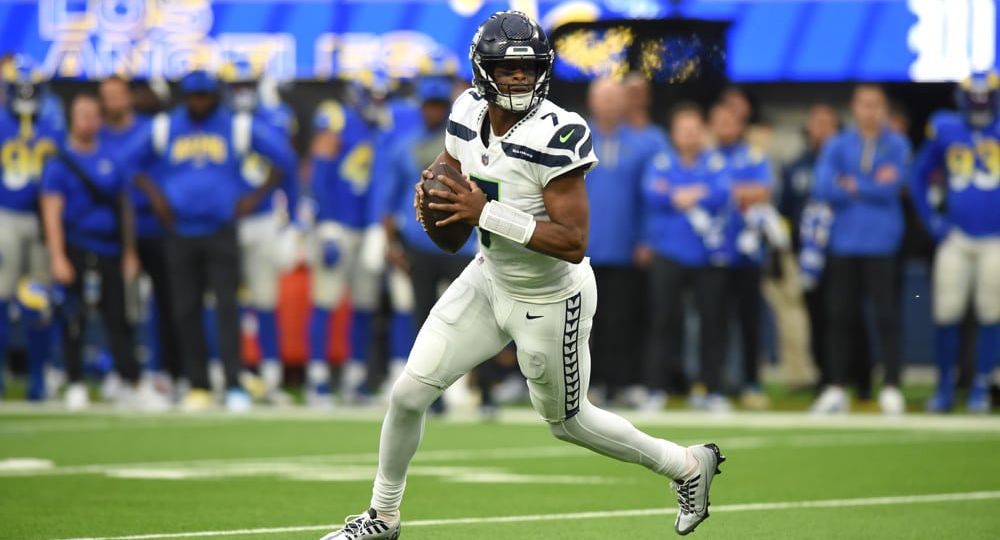 NFL: DEC 04 Seahawks at Rams