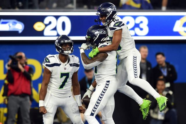 NFL: DEC 04 Seahawks at Rams