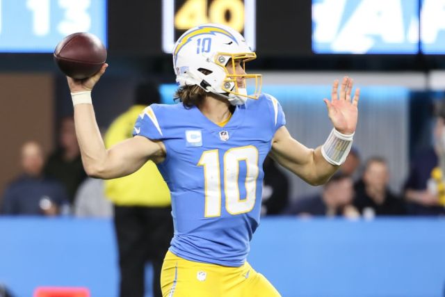 NFL: DEC 11 Dolphins at Chargers