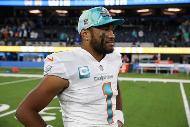 NFL: DEC 11 Dolphins at Chargers