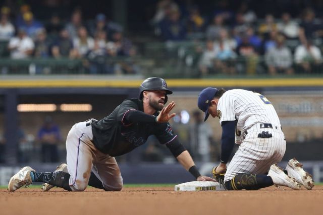 10 Cheap Stolen Base Sources For Your Fantasy Team