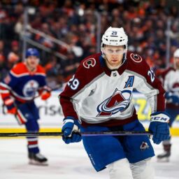 NHL Western Conference Betting Update: Central & Pacific Divisions up for grabs