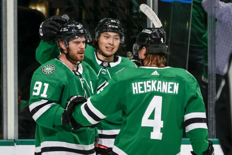NHL: APR 19 Western Conference First Round - Wild at Stars