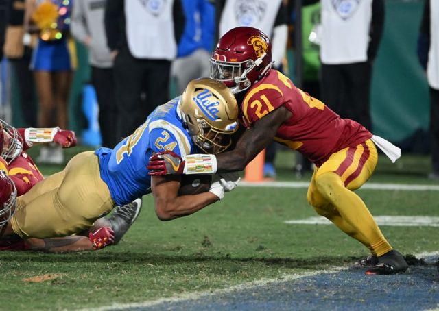 COLLEGE FOOTBALL: NOV 19 USC at UCLA