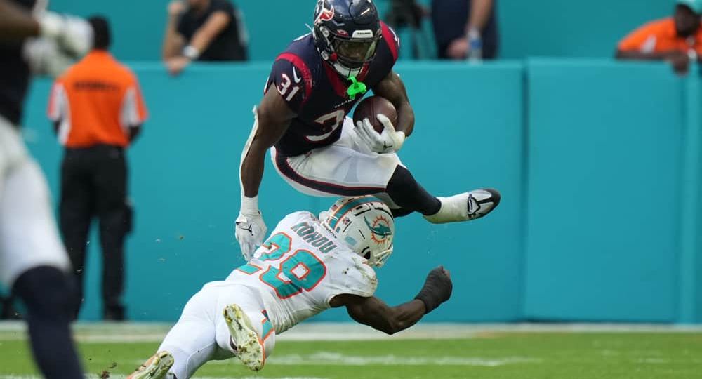 NFL: NOV 27 Texans at Dolphins