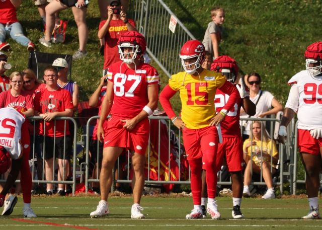 2023 Top 10 Fantasy Football Tight Ends Based On Auction Values + Keeper’s Heart Ace Spirits Store Pick | Old-Fashioned Football (Ep. 61)