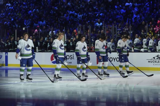 Can Vancouver Canucks figure it out? + Will Seattle Kraken crack the playoffs again? (Ep. 230)