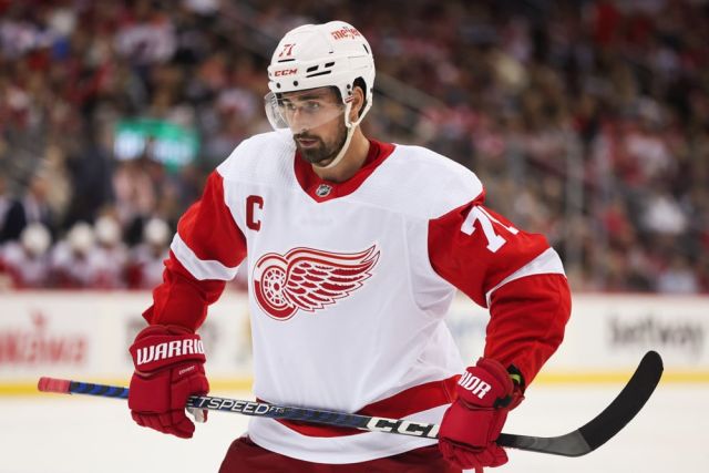 NHL: OCT 12 Red Wings at Devils