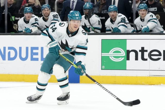 NHL: NOV 30 Sharks at Bruins