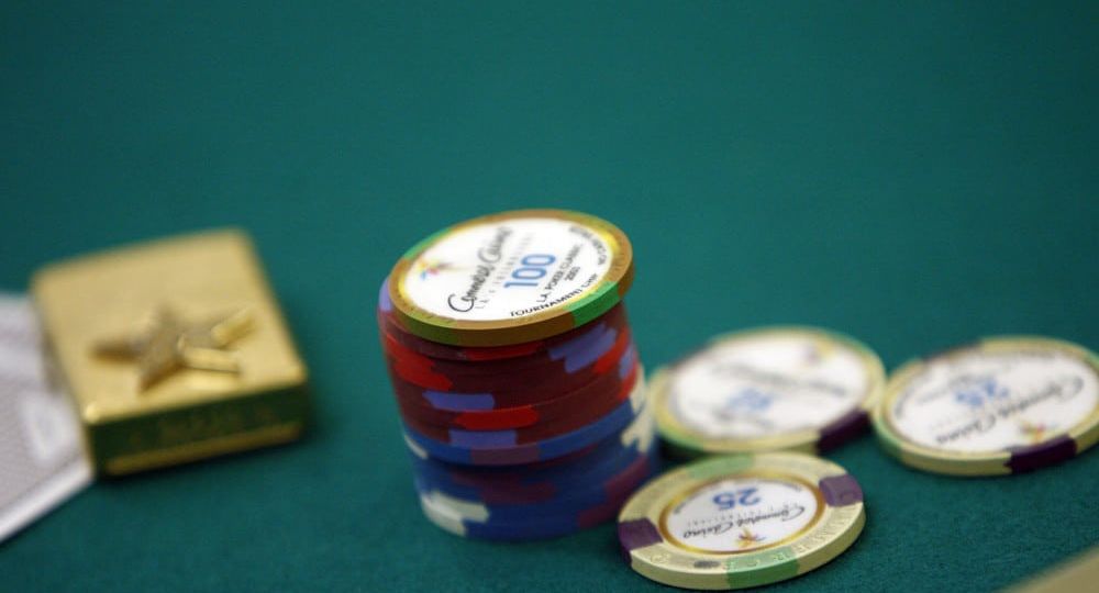 Beginner's guide to online poker | poker chips