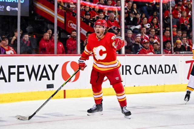 NHL: APR 10 Predators at Flames