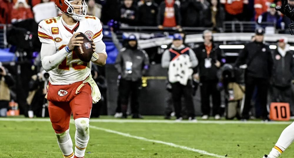 SGPN Super Bowl Staff Picks - Spread, Moneyline, and Total Plays