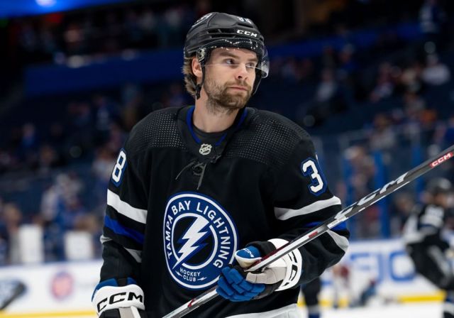 NHL: FEB 15 Avalanche at Lightning