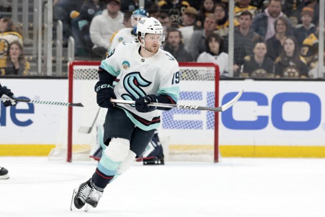NHL: FEB 15 Kraken at Bruins