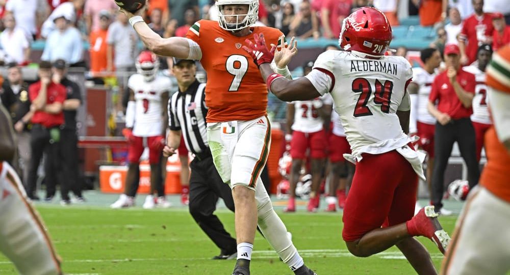 COLLEGE FOOTBALL: NOV 18 Louisville at Miami (FL)