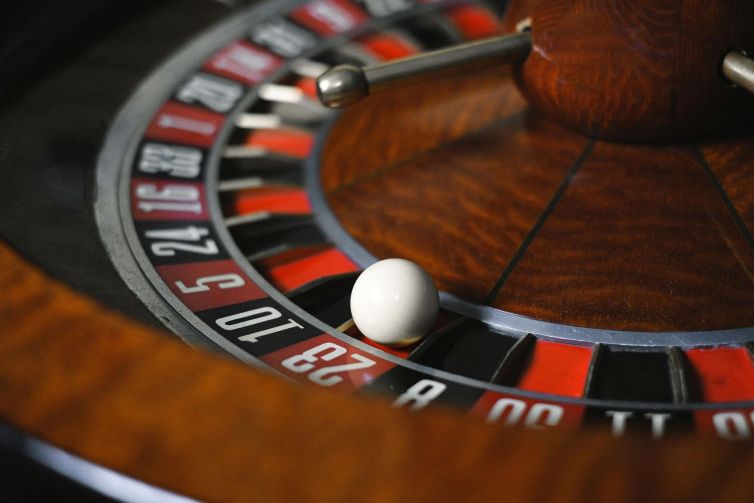 How To Play Roulette And Strategies For Winning