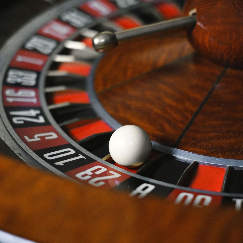 How To Play Roulette And Strategies For Winning