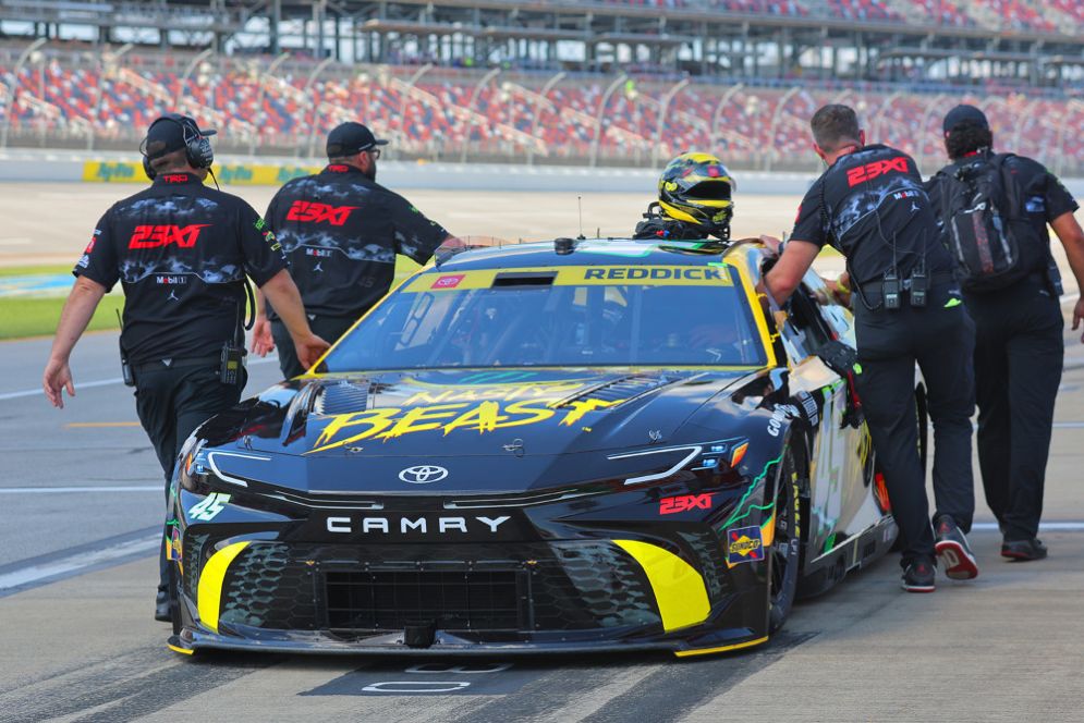 NASCAR Picks, Odds, and Playoff Standings: Straight Talk Wireless 400 at Homestead-Miami Speedway