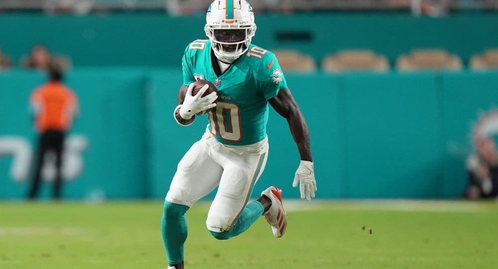 Miami Dolphins vs. New England Patriots Preview and Predictions
