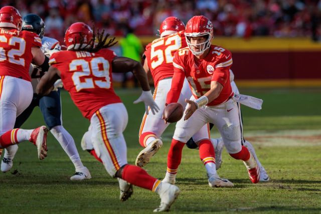 Kansas City Chiefs at Carolina Panthers Preview and Predictions