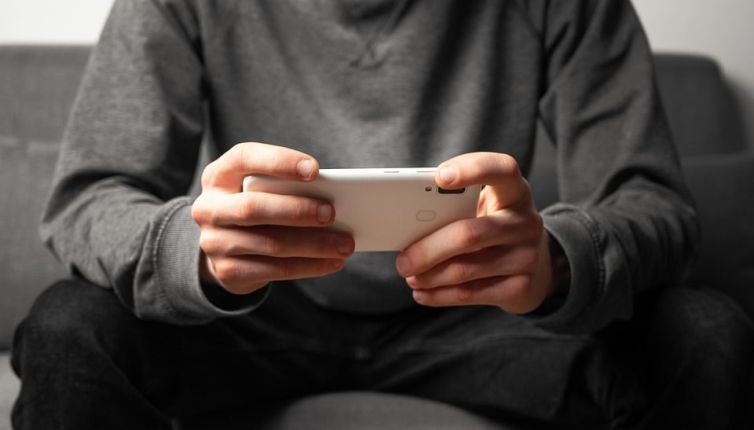 cell phone sports gambling