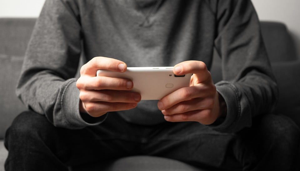 cell phone sports gambling