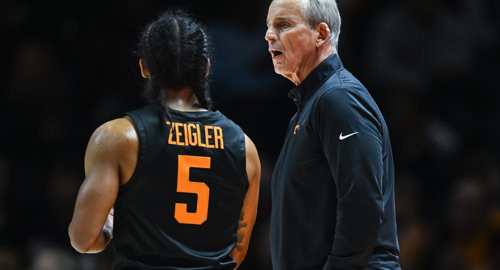 COLLEGE BASKETBALL: DEC 03 Syracuse at Tennessee