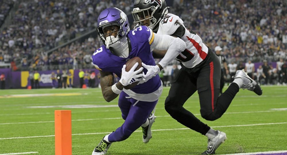 NFL: DEC 08 Falcons at Vikings